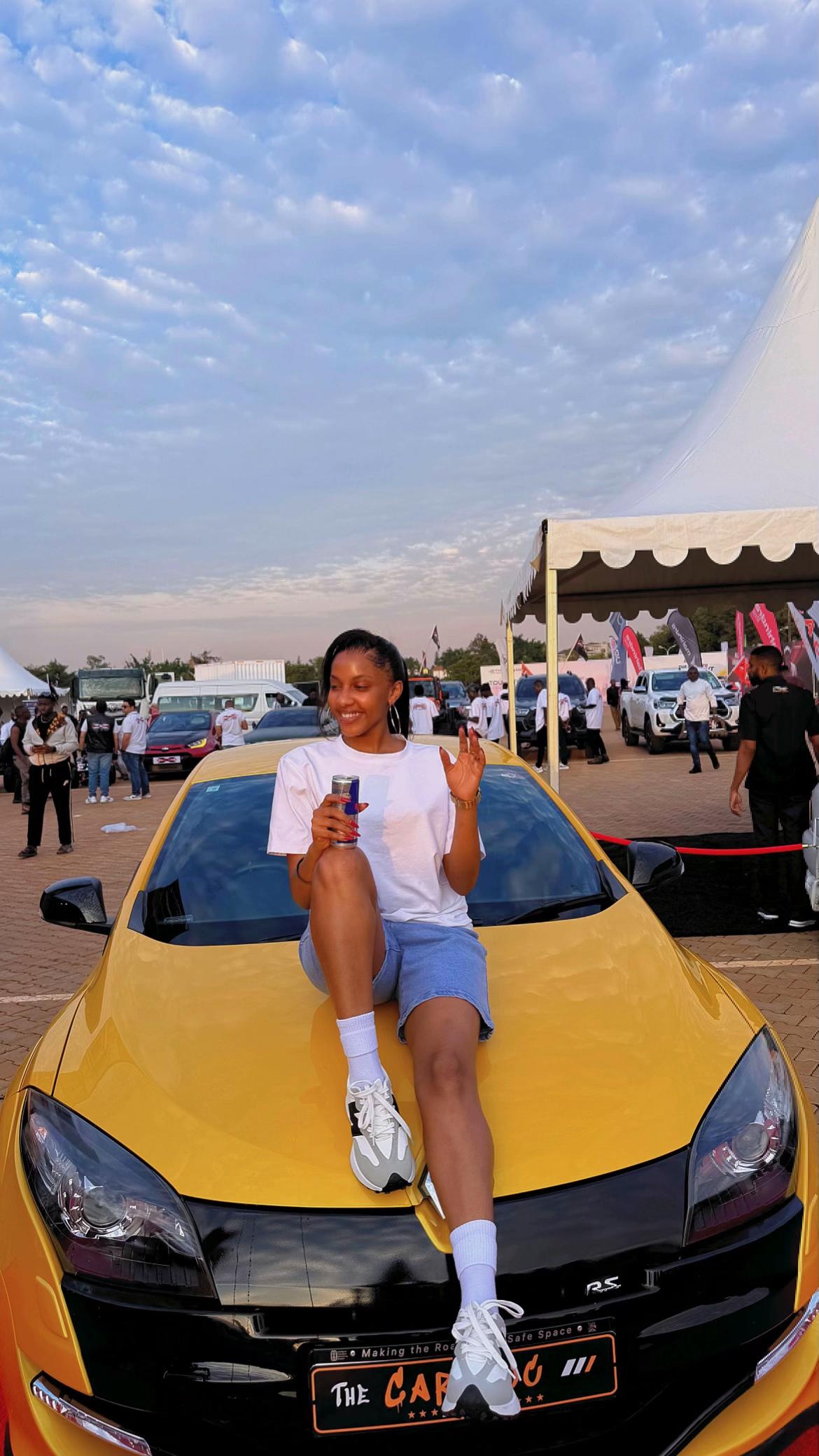 She gat a $ 1M vibe #fypシ #fyyyyppppppp @Element eleéeh @ITSSMILEYOFCOS. Photo 2 of 7.